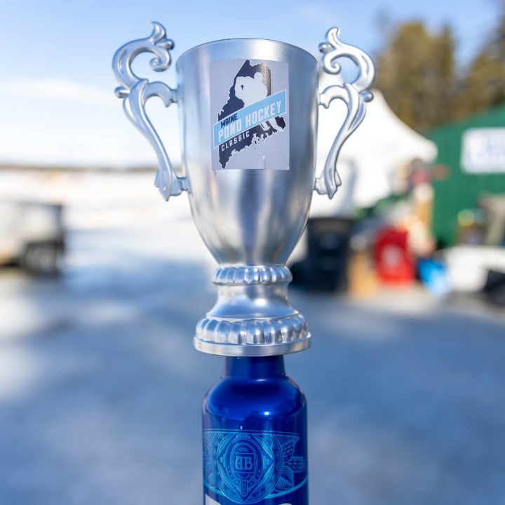 EXPERIENCE POND HOCKEY THE MAINE WAY